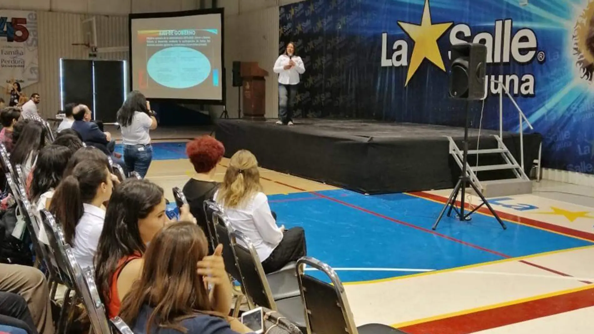 01 ok Candidatas participan en Jornada Cívica en La Salle6